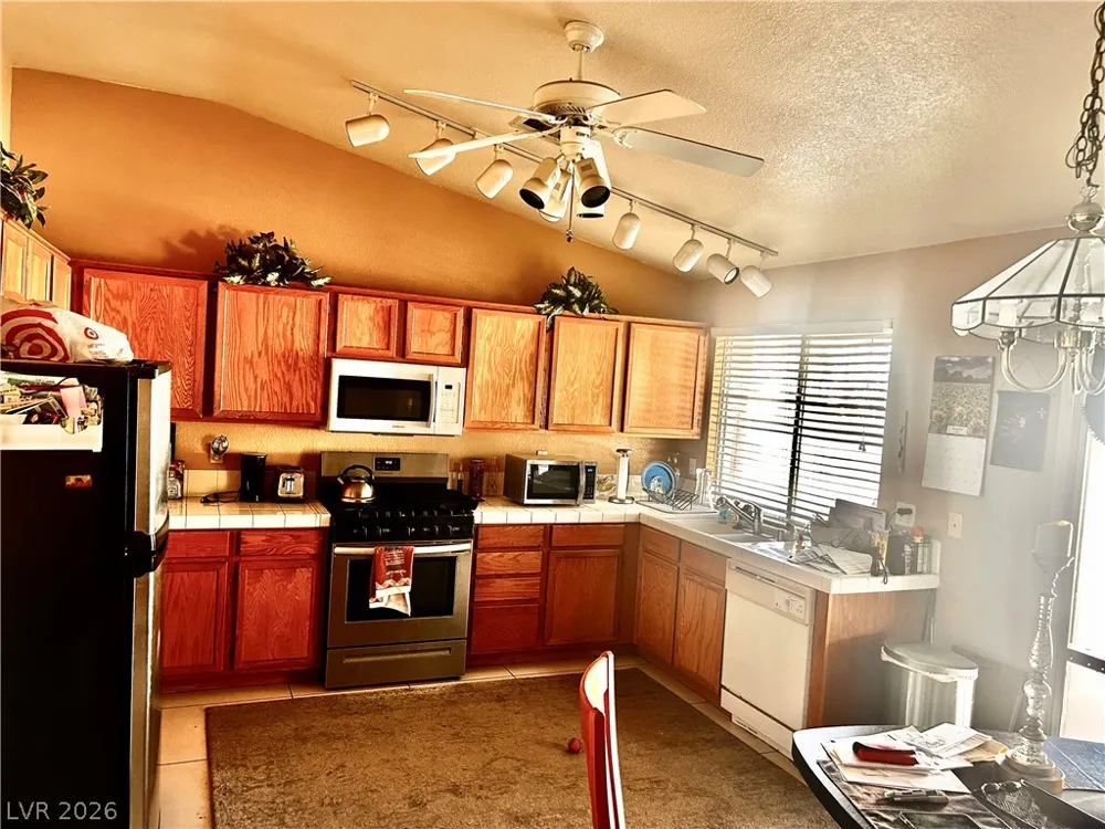 708 Canyon Country Circle Henderson, NV 89002