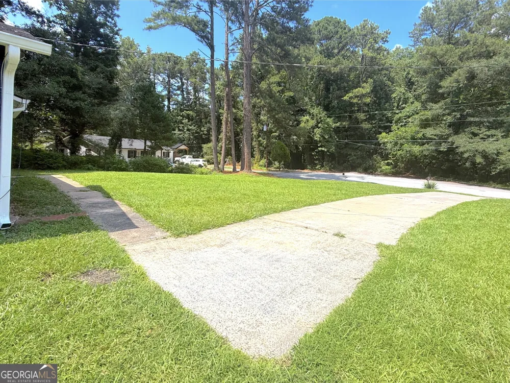 813 Post Oak CIR Lawrenceville, GA 30046