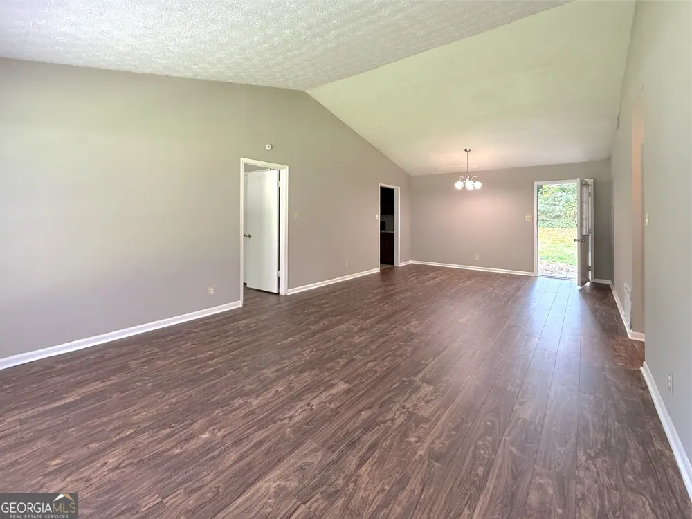 813 Post Oak CIR Lawrenceville, GA 30046