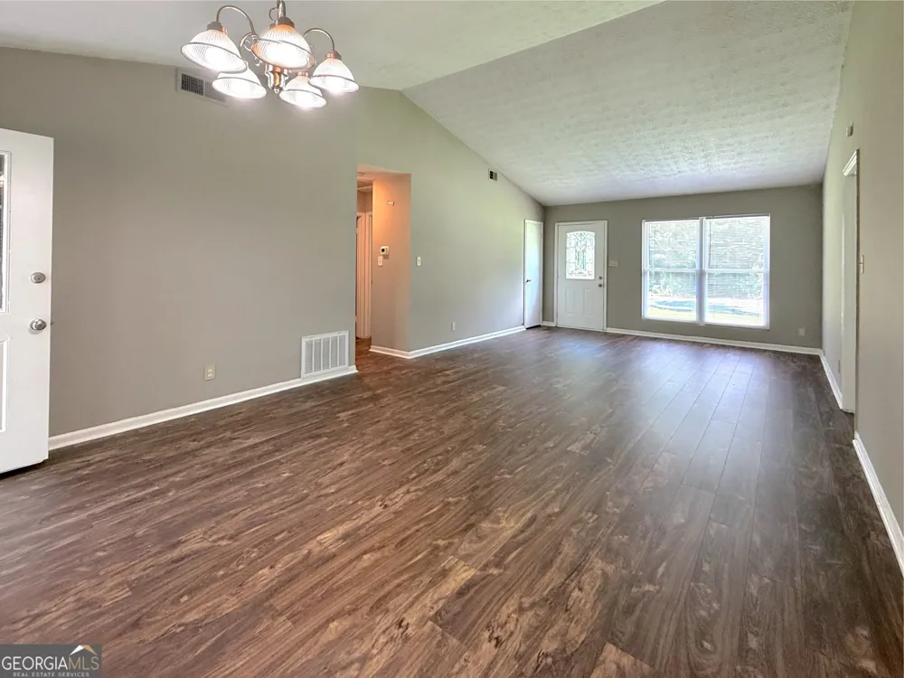 813 Post Oak CIR Lawrenceville, GA 30046