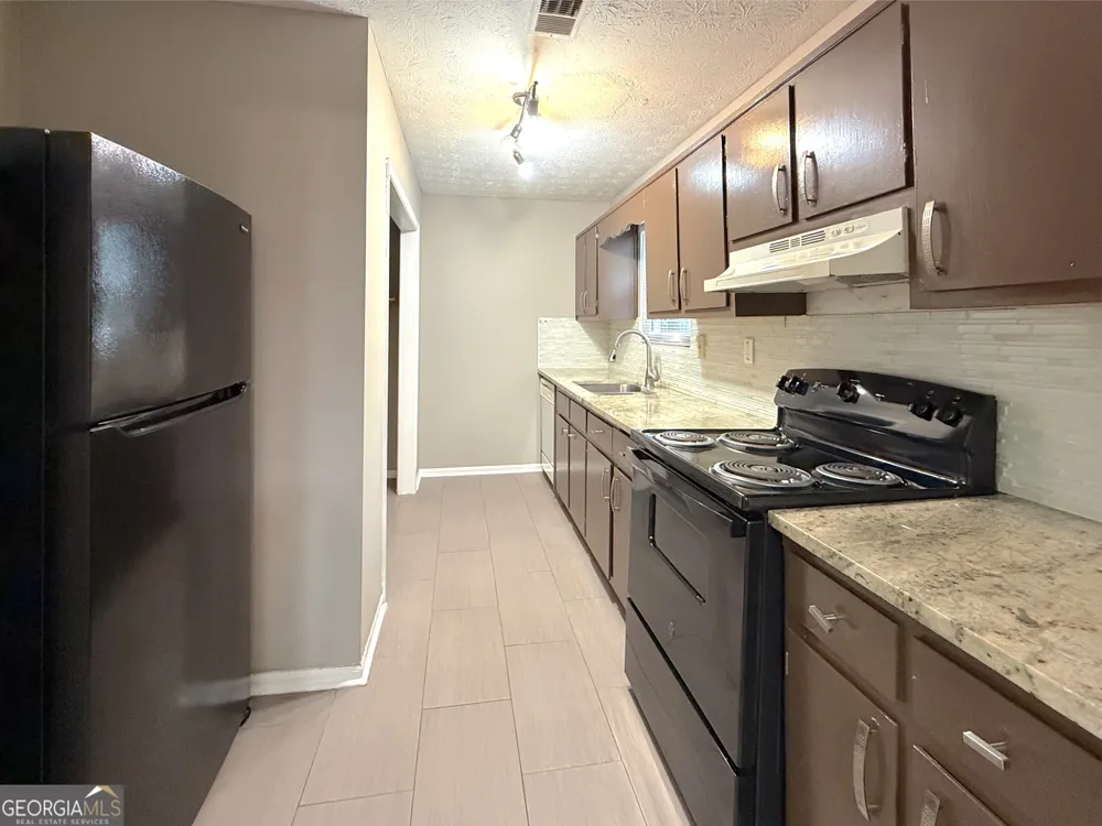 813 Post Oak CIR Lawrenceville, GA 30046