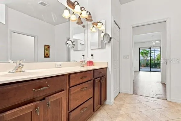 1884 BATELLO DRIVE Venice, FL 34292