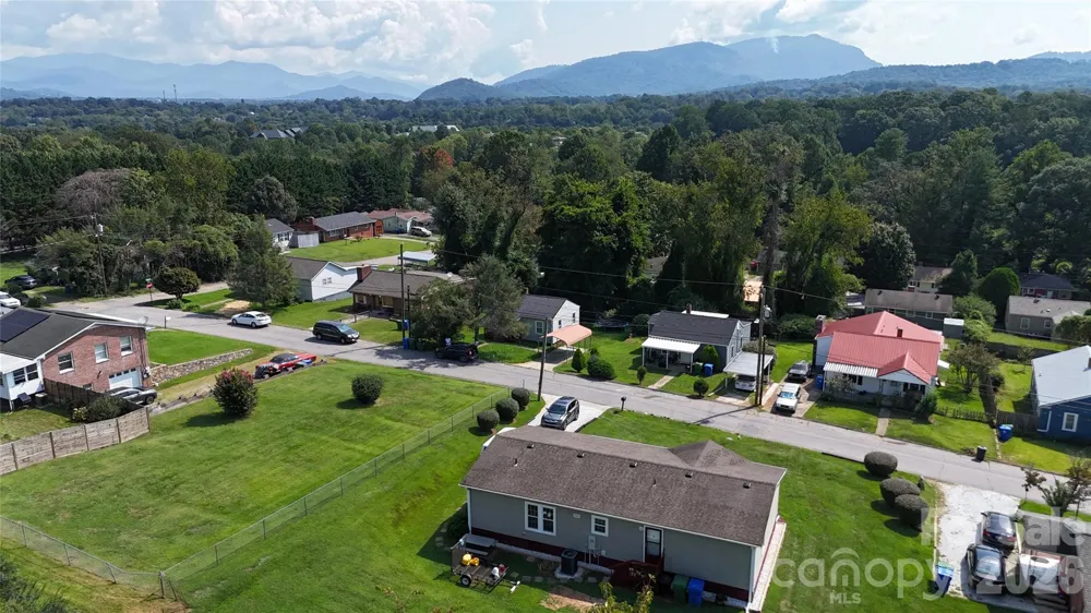 10 Brad Street Asheville, NC 28803
