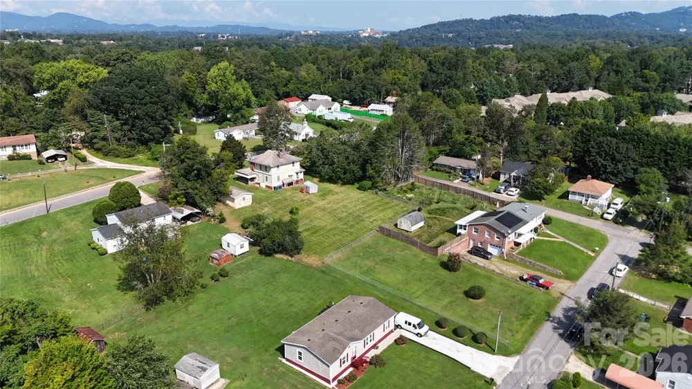 10 Brad Street Asheville, NC 28803