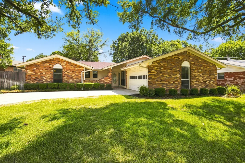 820 E Windsor Drive Denton, TX 76209