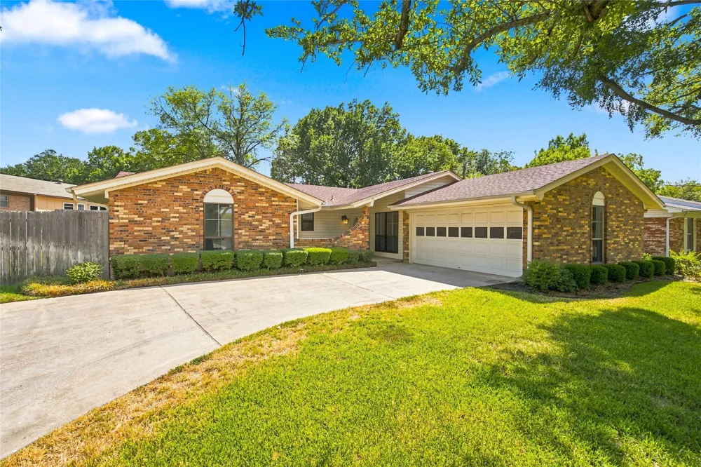 820 E Windsor Drive Denton, TX 76209