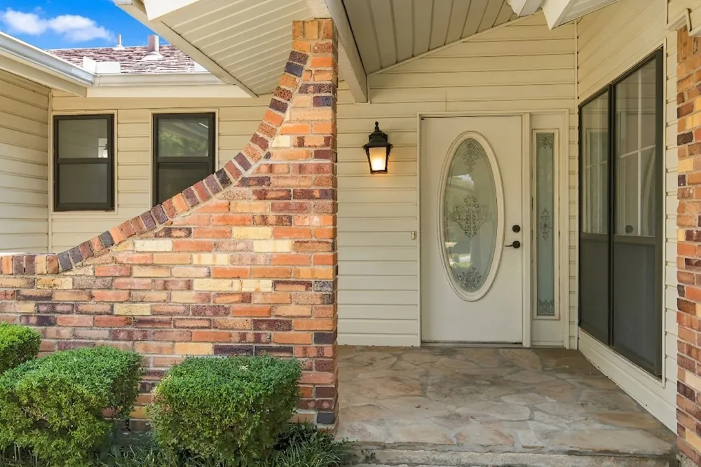 820 E Windsor Drive Denton, TX 76209