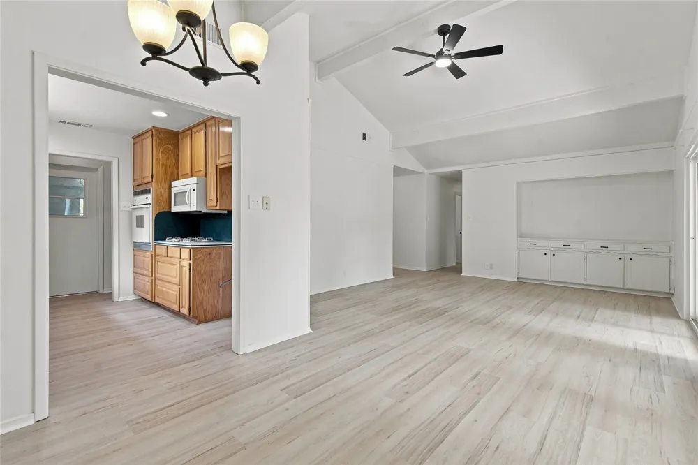 820 E Windsor Drive Denton, TX 76209