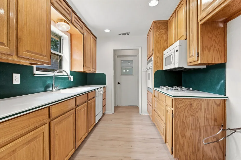 820 E Windsor Drive Denton, TX 76209