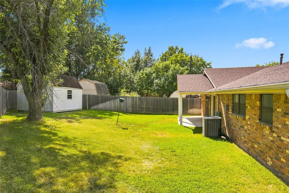 820 E Windsor Drive Denton, TX 76209