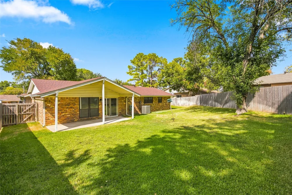 820 E Windsor Drive Denton, TX 76209