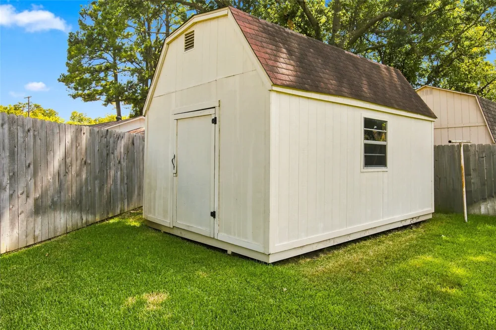820 E Windsor Drive Denton, TX 76209