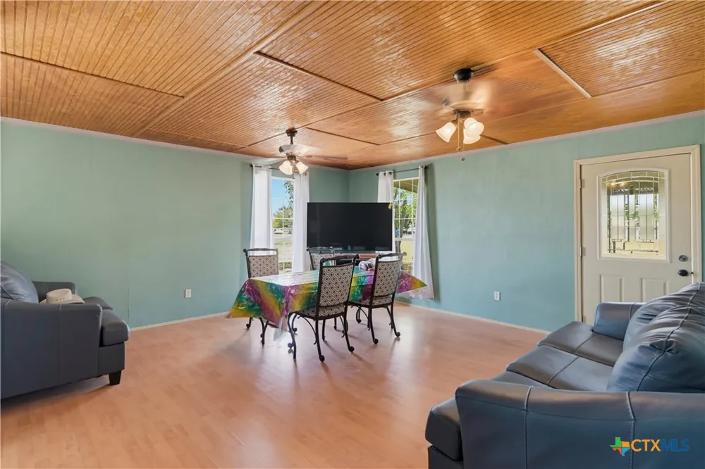 4054 Fm 466 Seguin, TX 78155