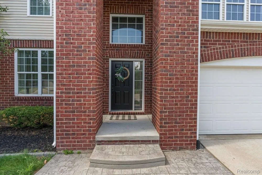 50647 Bredenbury Drive Macomb Township, MI 48044