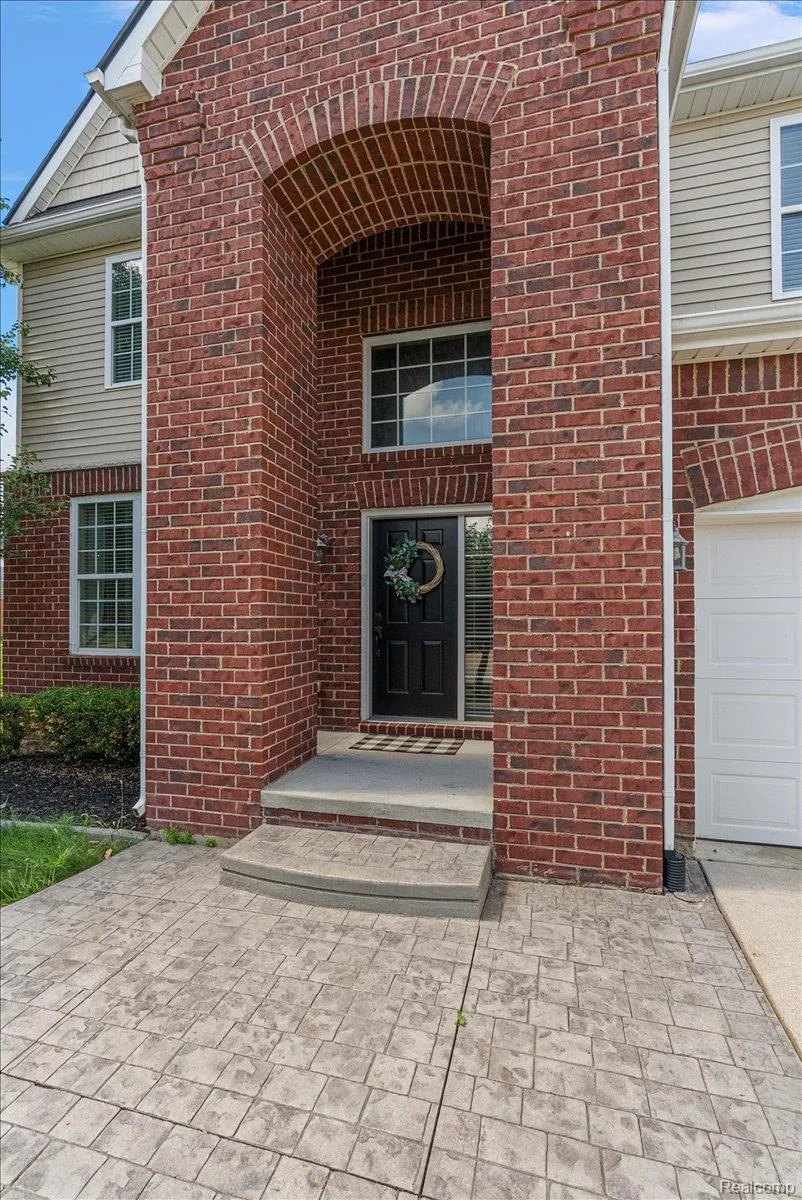 50647 Bredenbury Drive Macomb Township, MI 48044