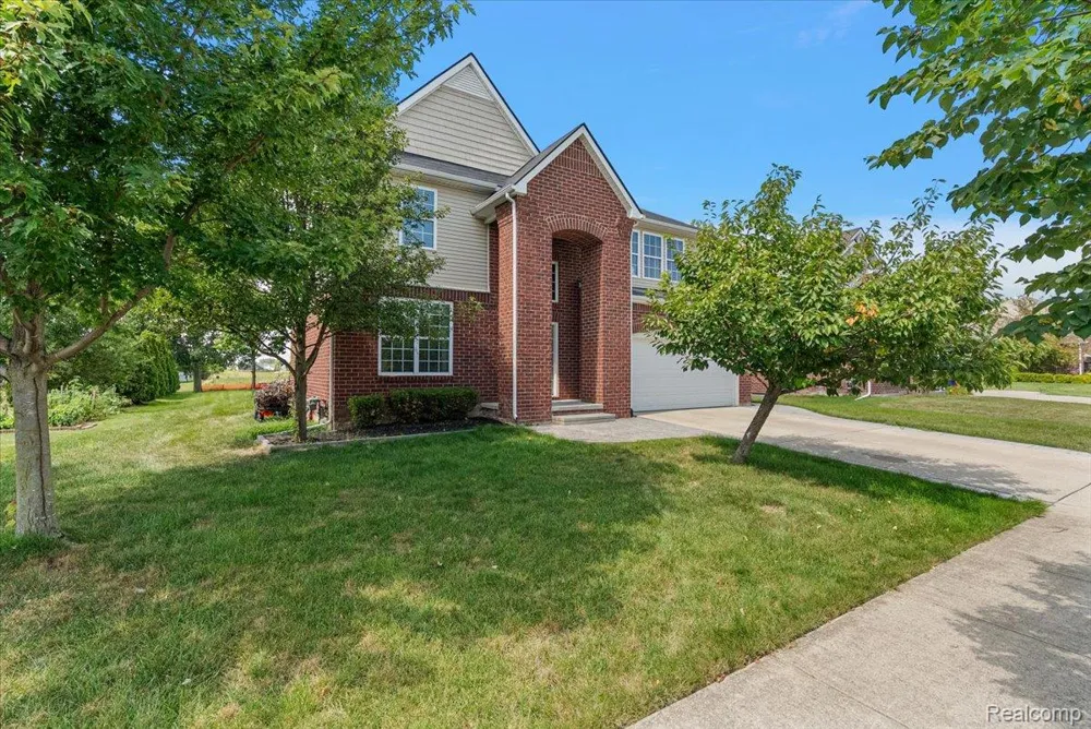 50647 Bredenbury Drive Macomb Township, MI 48044