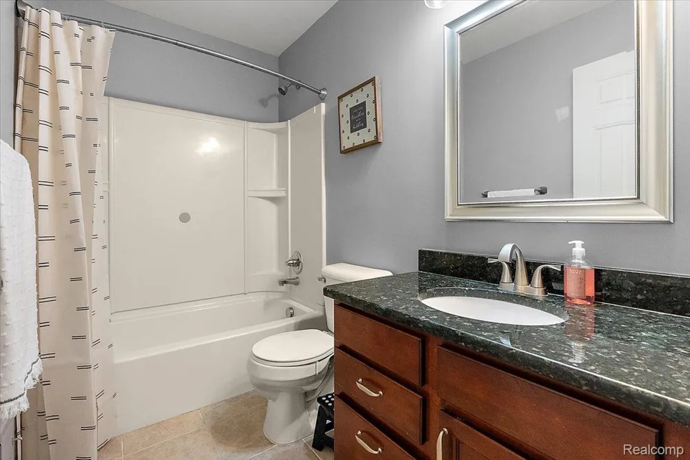 50647 Bredenbury Drive Macomb Township, MI 48044