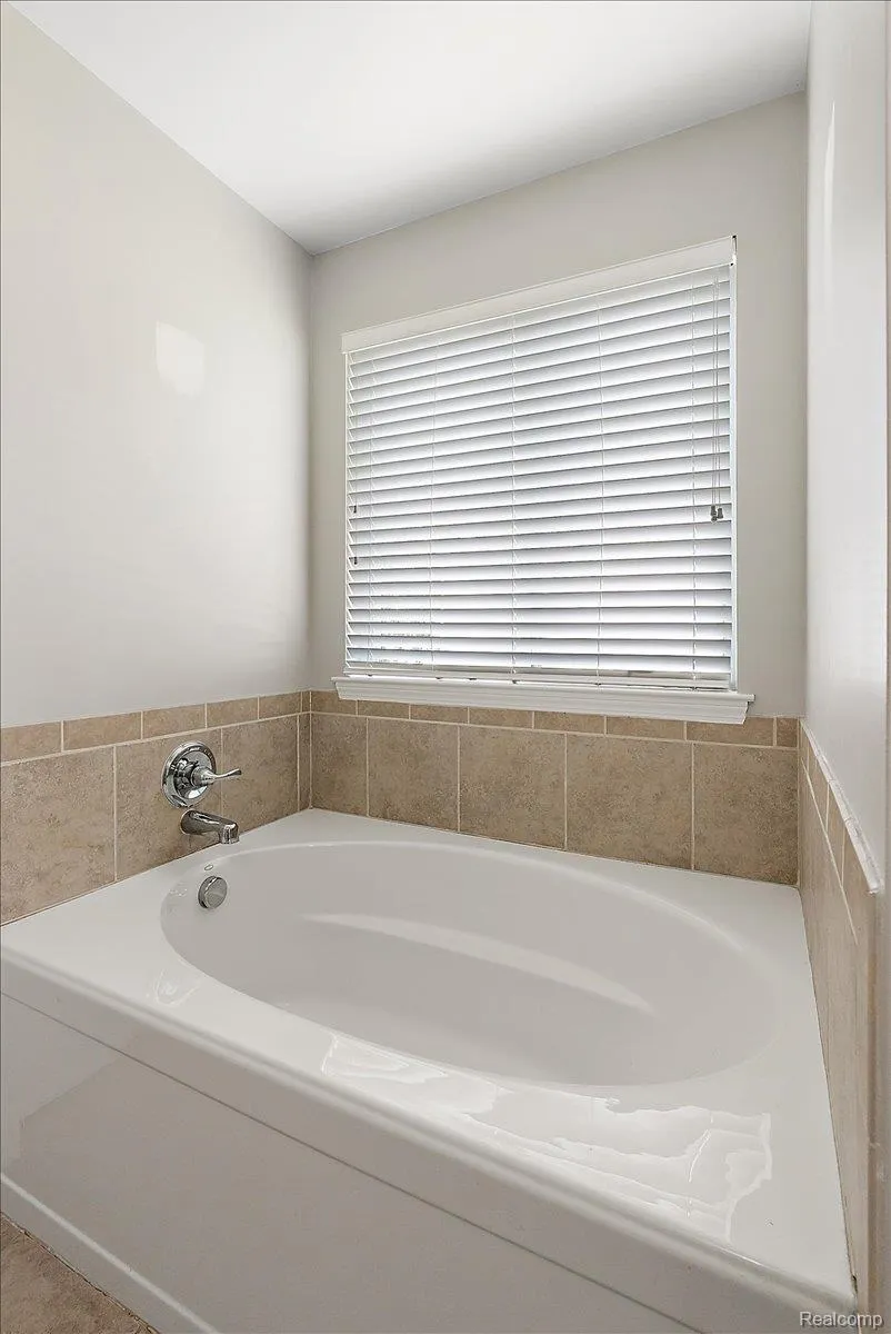 50647 Bredenbury Drive Macomb Township, MI 48044