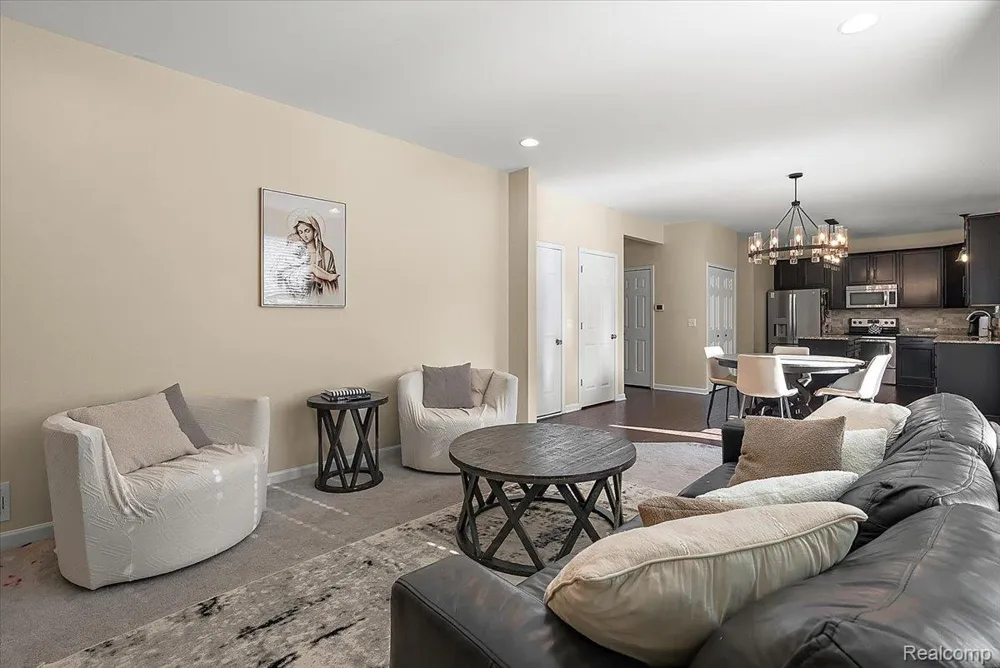 50647 Bredenbury Drive Macomb Township, MI 48044