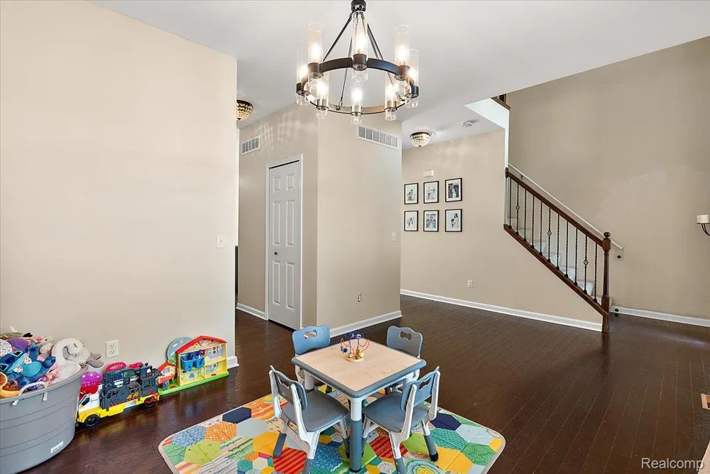 50647 Bredenbury Drive Macomb Township, MI 48044