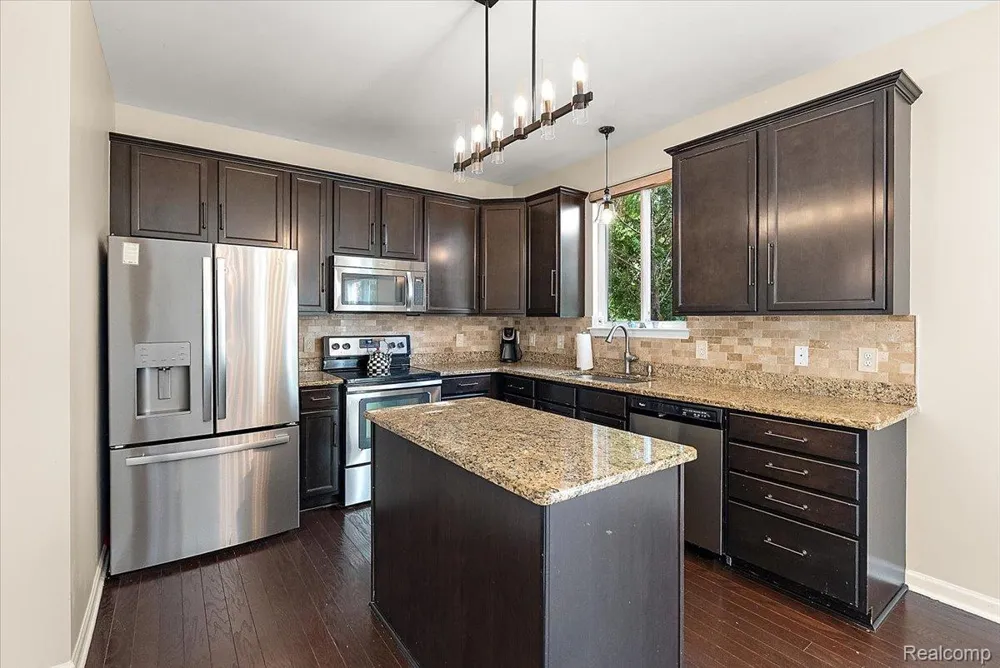 50647 Bredenbury Drive Macomb Township, MI 48044