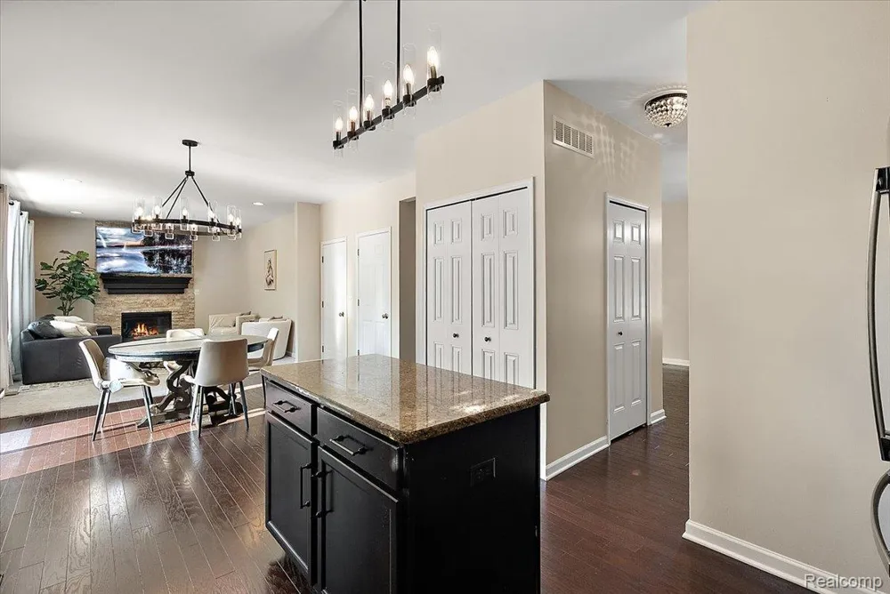 50647 Bredenbury Drive Macomb Township, MI 48044