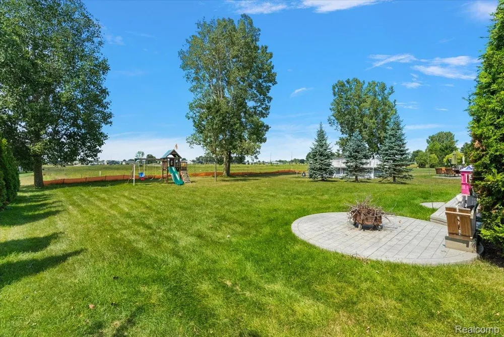 50647 Bredenbury Drive Macomb Township, MI 48044