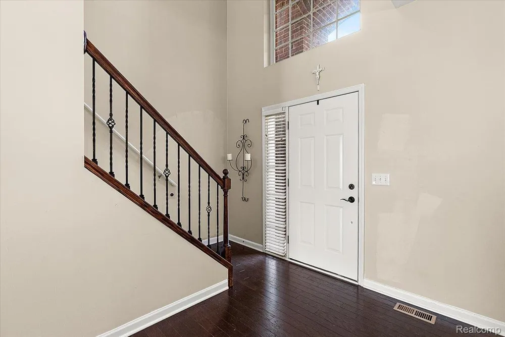 50647 Bredenbury Drive Macomb Township, MI 48044