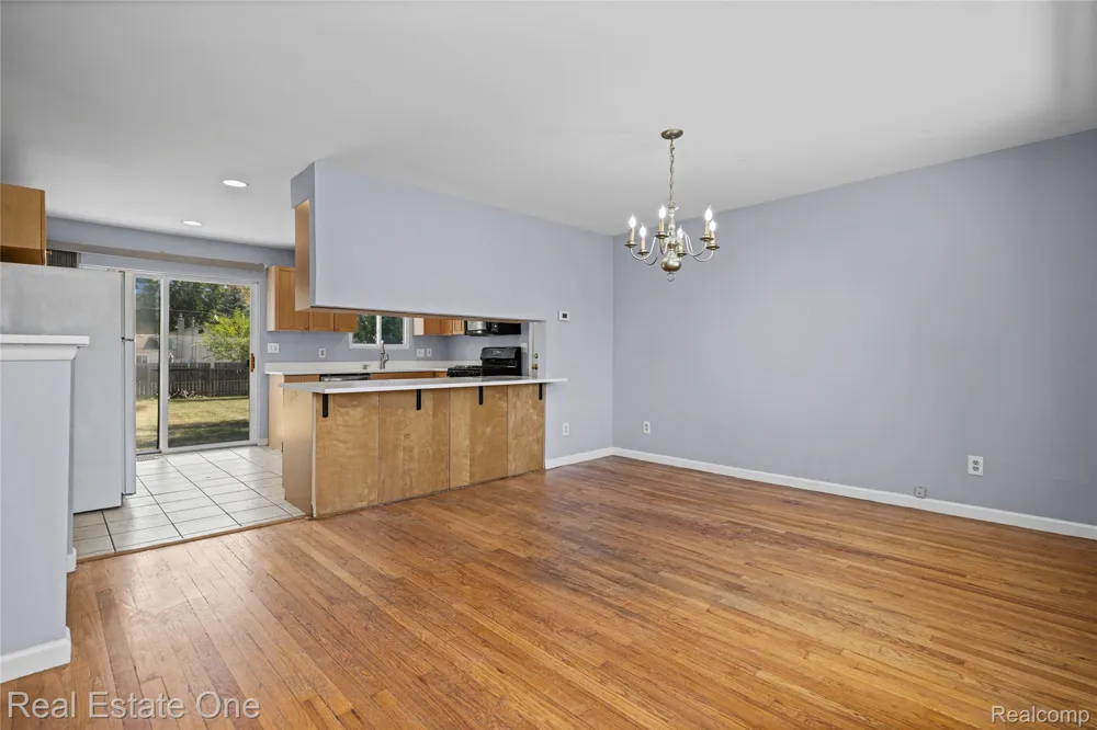 348 Decca Drive White Lake Charter Township, MI 48386