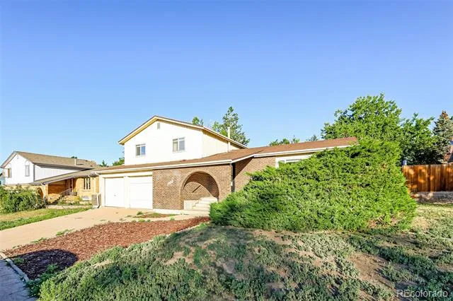 8239 Quay Drive Arvada, CO 80003