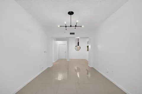 533 NE 3rd Avenue #125