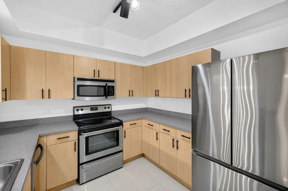 533 NE 3rd Avenue #125 Fort Lauderdale, FL 33301