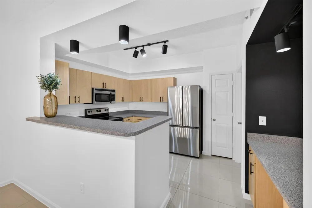 533 NE 3rd Avenue #125 Fort Lauderdale, FL 33301