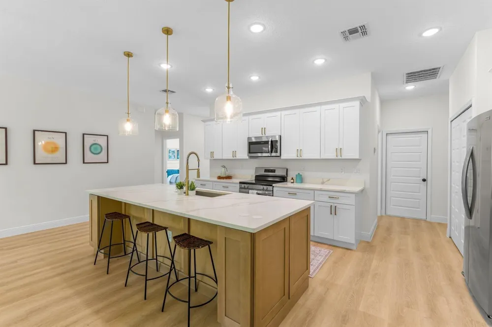8125 104TH AVENUE Vero Beach, FL 32967