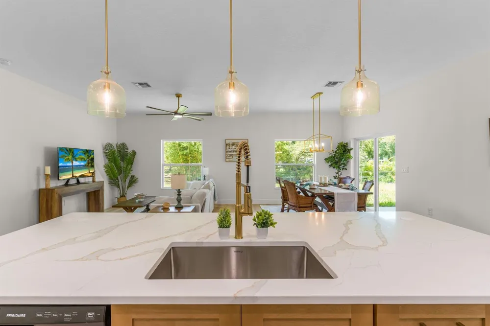 8125 104TH AVENUE Vero Beach, FL 32967