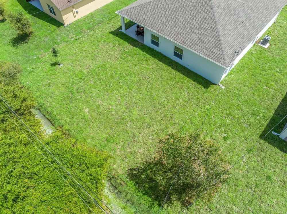 8125 104TH AVENUE Vero Beach, FL 32967