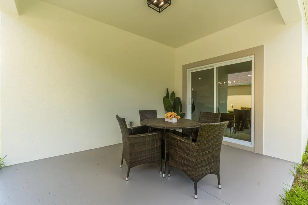 8125 104TH AVENUE Vero Beach, FL 32967
