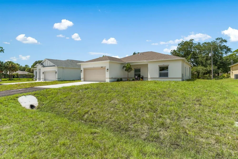 8125 104TH AVENUE Vero Beach, FL 32967