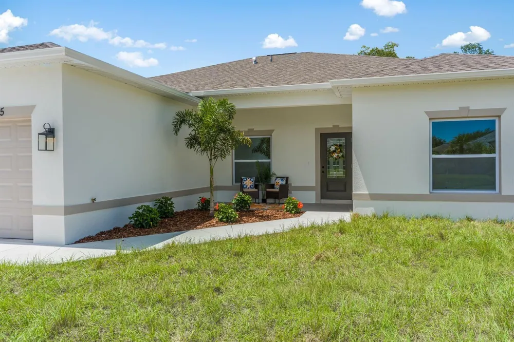 8125 104TH AVENUE Vero Beach, FL 32967