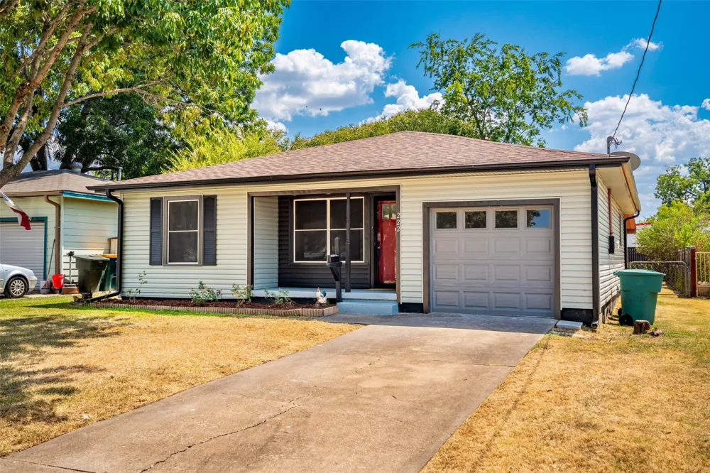222 W Wilson Avenue Sherman, TX 75090