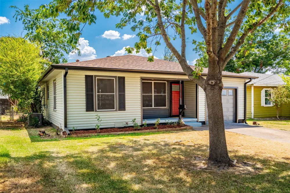222 W Wilson Avenue Sherman, TX 75090