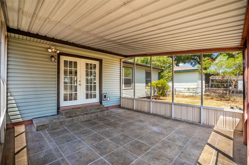 222 W Wilson Avenue Sherman, TX 75090