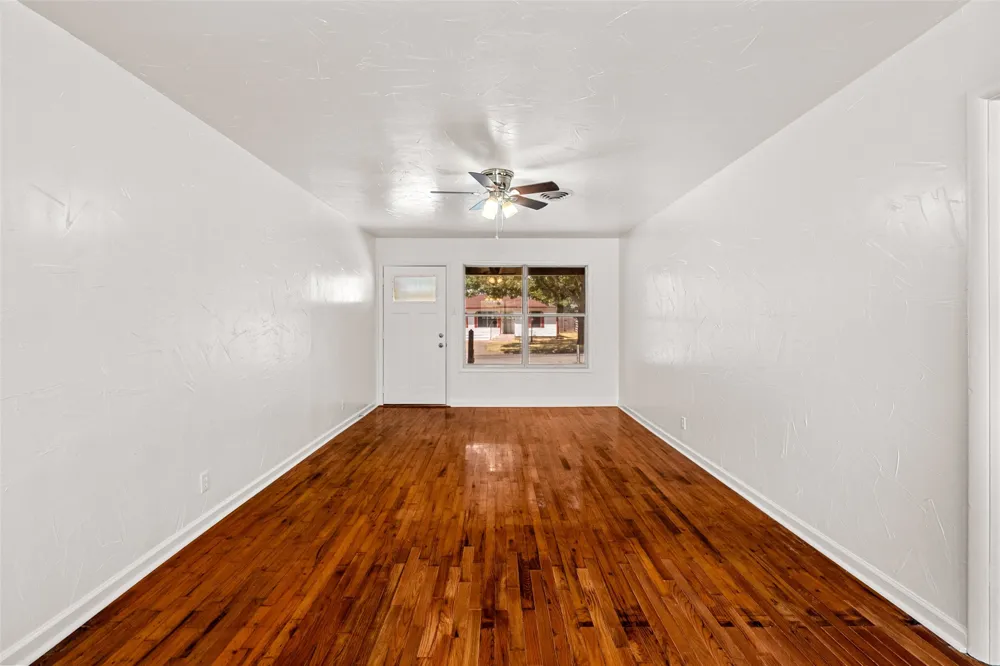 222 W Wilson Avenue Sherman, TX 75090