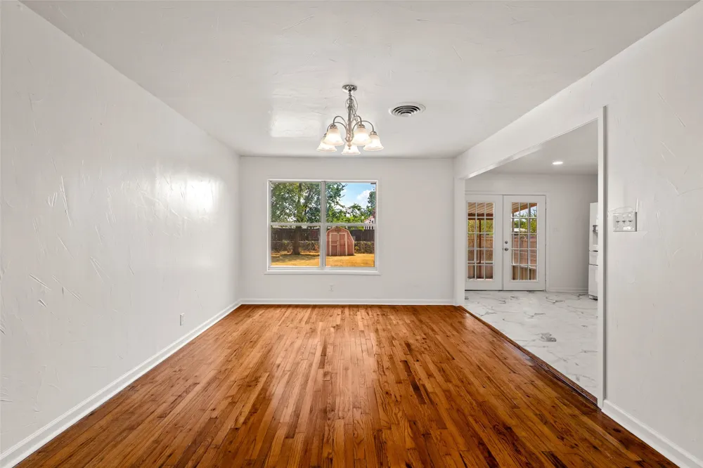 222 W Wilson Avenue Sherman, TX 75090
