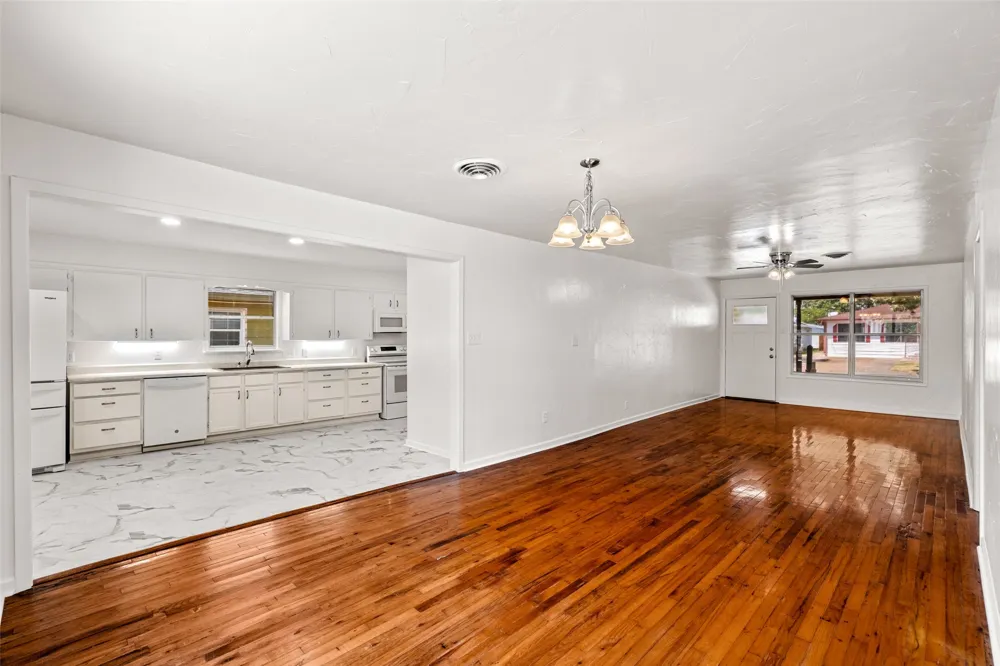222 W Wilson Avenue Sherman, TX 75090