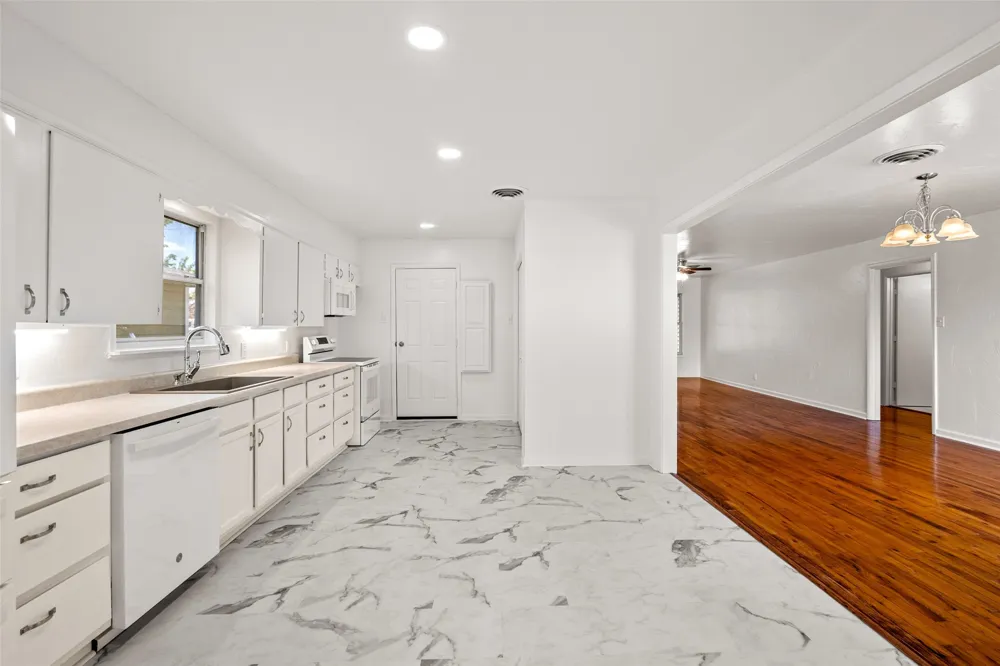 222 W Wilson Avenue Sherman, TX 75090