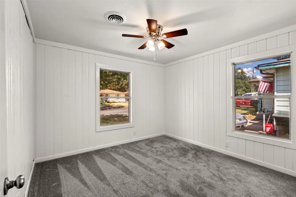 222 W Wilson Avenue Sherman, TX 75090