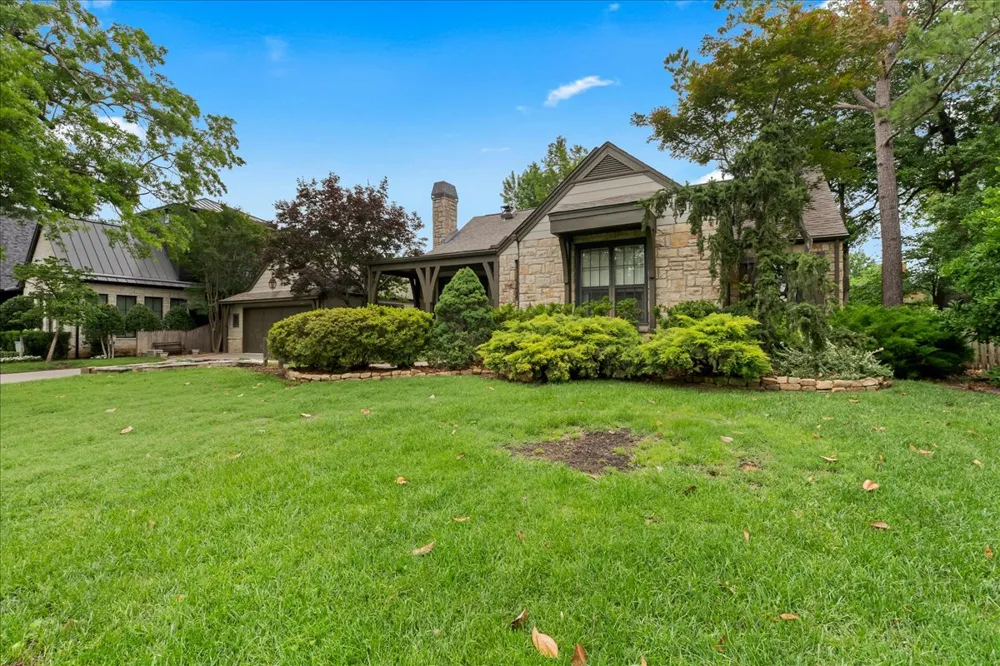 2327 Delaware Avenue Tulsa, OK 74114