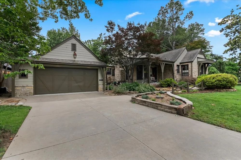 2327 Delaware Avenue Tulsa, OK 74114
