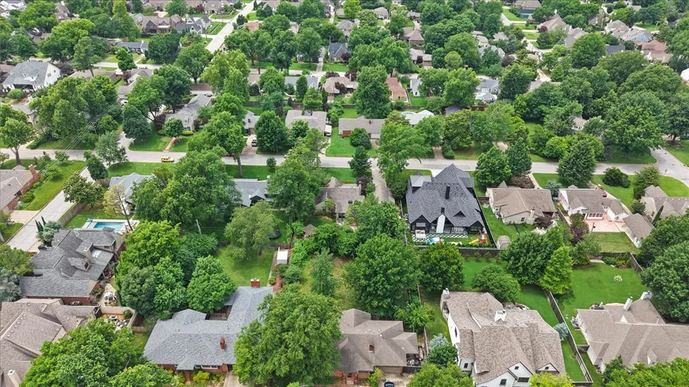 2327 Delaware Avenue Tulsa, OK 74114